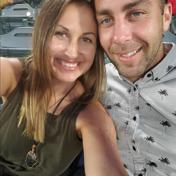 Meet your Posher, Nicole - Picture 4 of 8